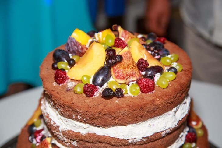 How to Make a Cake in 10 Minutes: You Don't Even Have to Turn on the Oven Cake