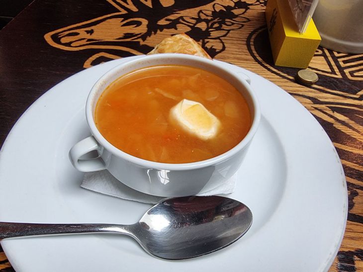 Ein Hit der chinesischen Küche: So kocht man eine köstliche Suppe mit Tomaten und Eiern Suppe