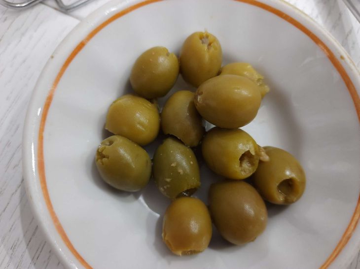 En qué se diferencian las aceitunas verdes de las negras: te sorprenderás aceituna