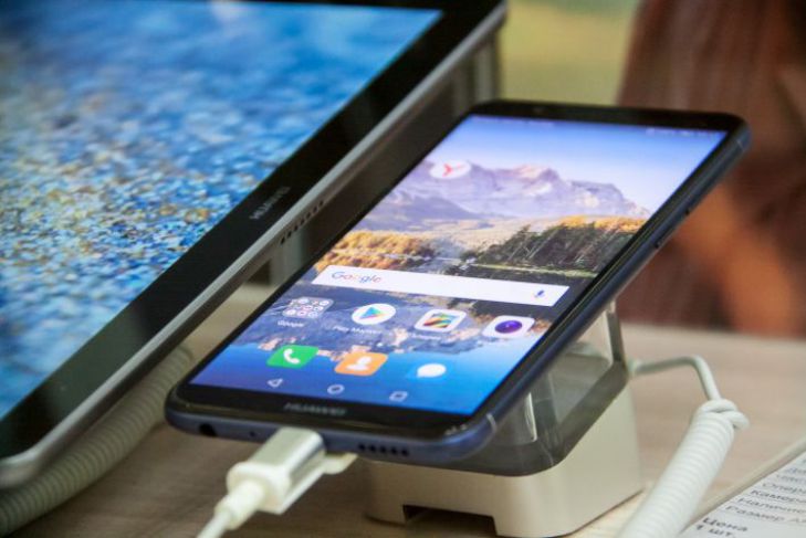 3 Situations When You Shouldn't Charge Your Smartphone: It's Dangerous smartphone