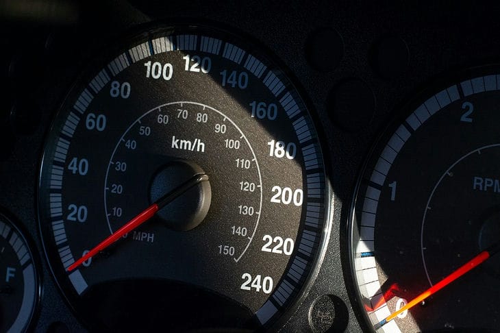 A barn from the UK accelerated to almost 200 km/h and got into the Guinness Book of Records Speedometer