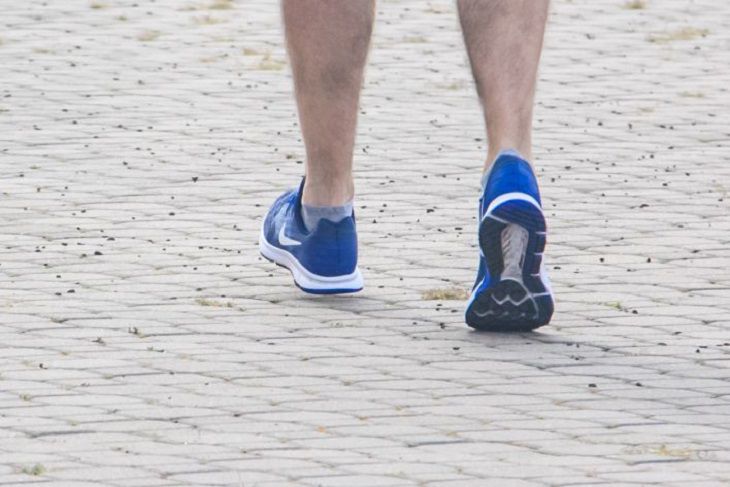 How can a person check if he will live to be 80 years old? legs