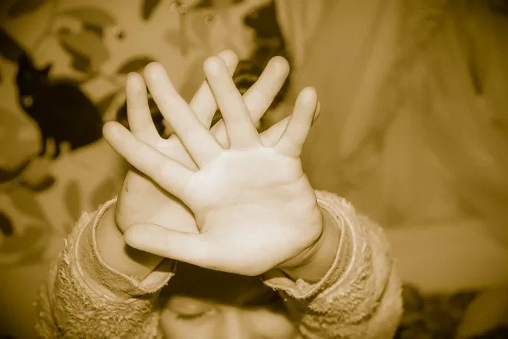 What habits make a person unattractive in the eyes of others: don't be offended later Hands