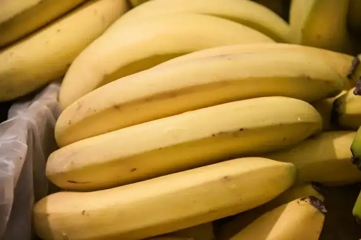 Who is not recommended to eat bananas: it turns out that many do not know about this Bananas