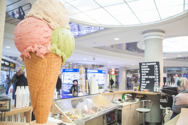 How many scoops of ice cream can fit in one cone: an interesting achievement of an Italian resident ice cream