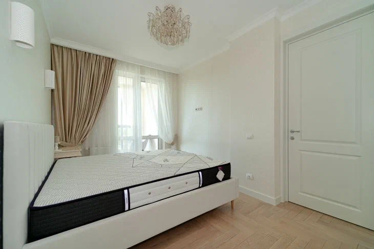 How to create coziness in a rented apartment if the landlord is against renovation: removable wallpaper and other life hacks Bedroom