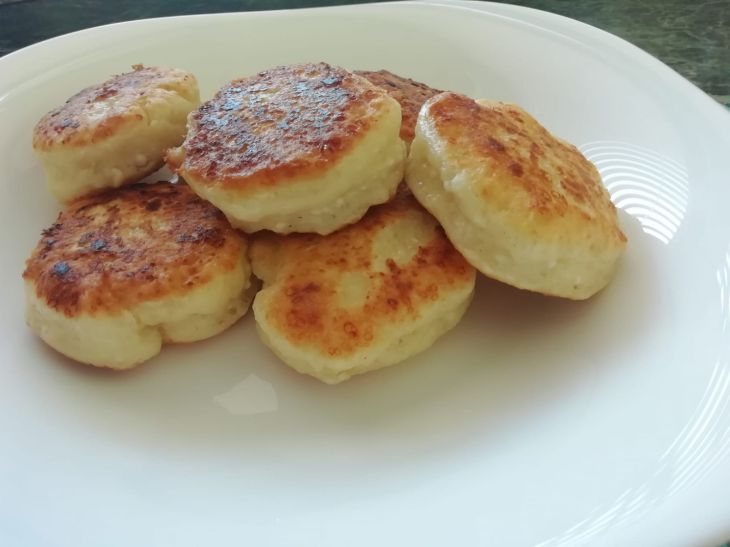 They will be tastier than cakes: what to add to syrniki to turn them into a real culinary masterpiece syrniki