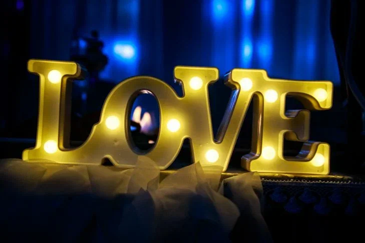 Quel rôle joue l'amour dans les relations : la réponse d'un point de vue scientifique Amour